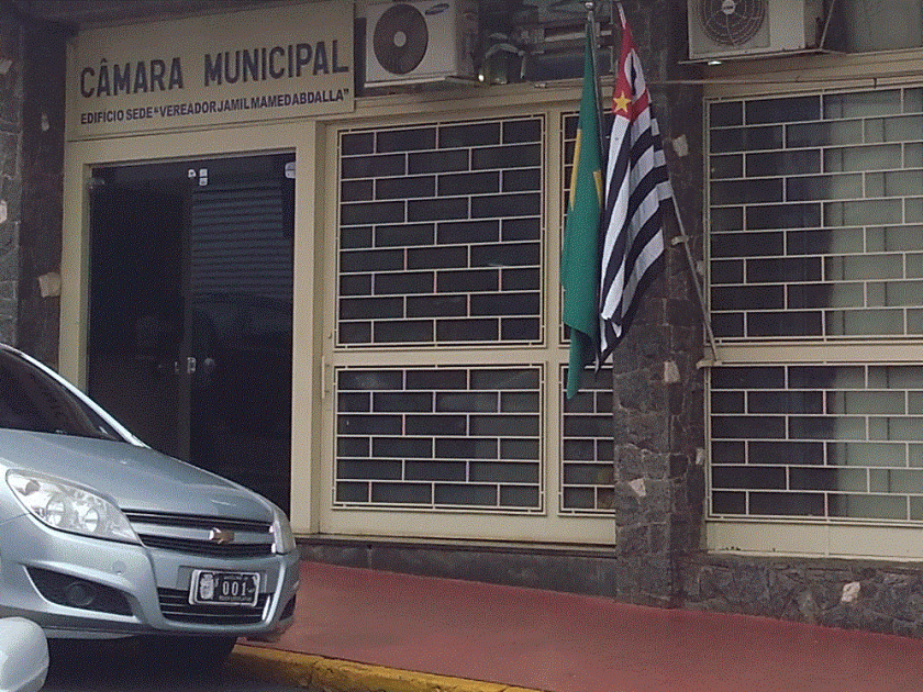Poder legislativo - Suspensão de transmissões das sessões da Câmara pela TV irrita munícipes