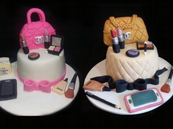 ESTÁ NO FORNO: Make up Cake, o bolo maquiagem! - Grupo Acontece de  Comunicação