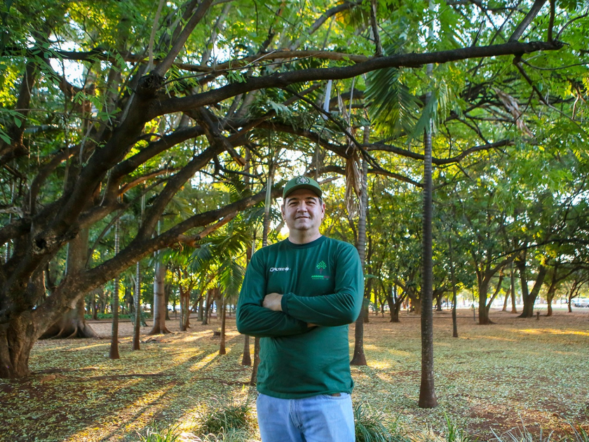 Em parceria com o Projeto ArboreSer, agência de viagens planta mais de 40 mudas em Ribeirão Preto