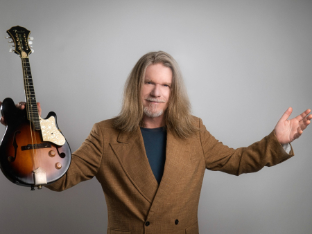 Entre memórias, poesia e grandes clássicos, Humberto Gessinger volta ao Multiplan Hall para emocionar o público de Ribeirão Preto.