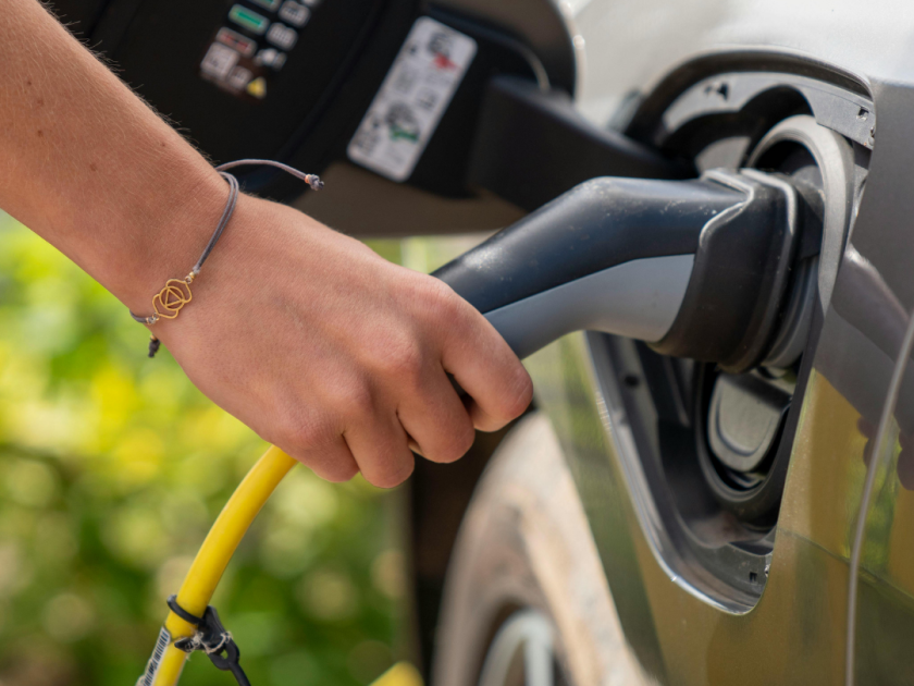 Ribeirão Preto ganha eletroposto com recargas de veículos que chegam a 100% em 15 minutos