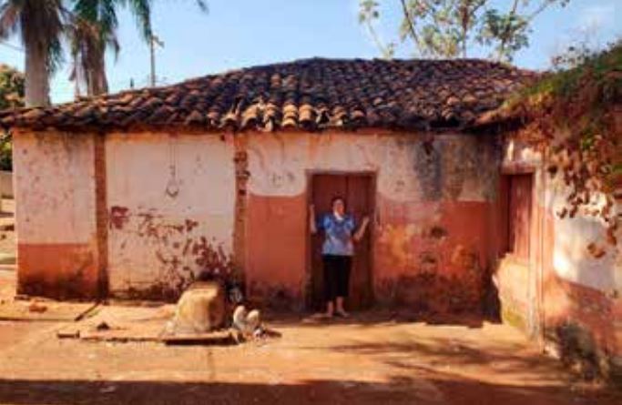 (Jandyra Mattioli Lázaro – filha de Pedro Mattioli na Casa que morou com sua família no Curtume de Córrego Rico).
